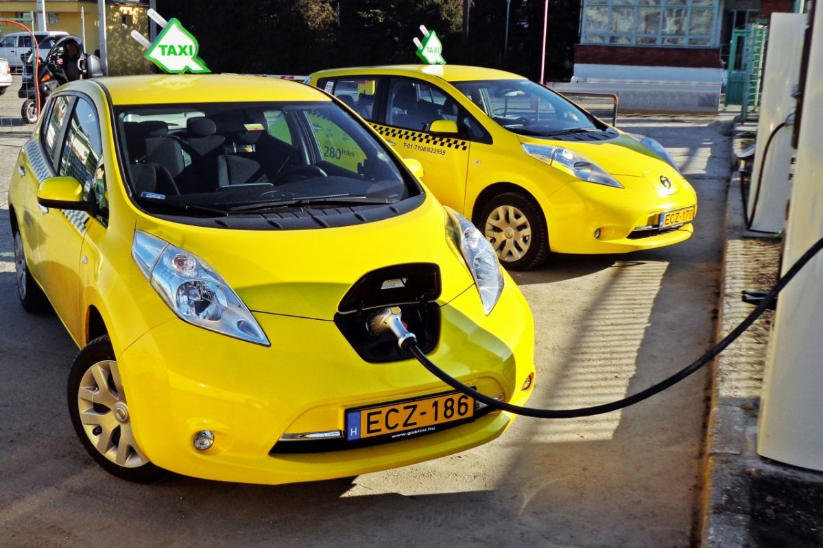 NISSAN LEAF