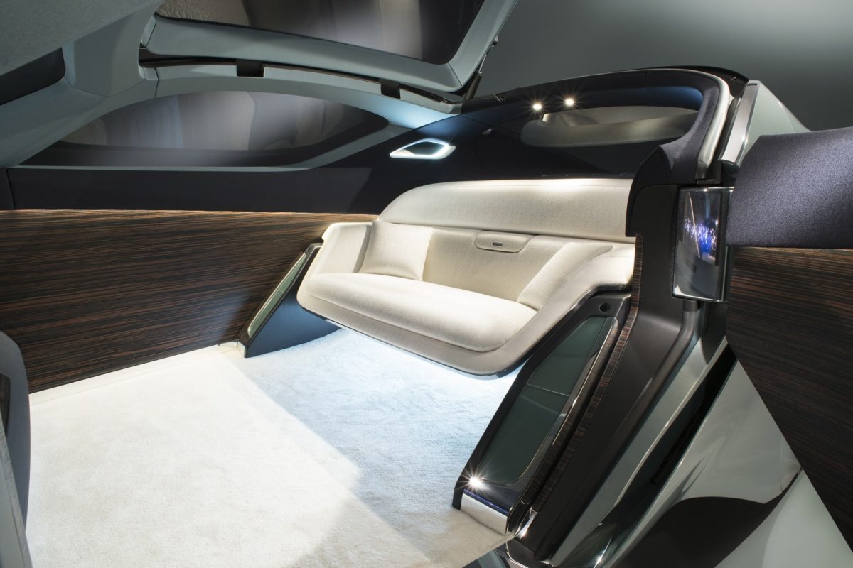 ROLLS-ROYCE
