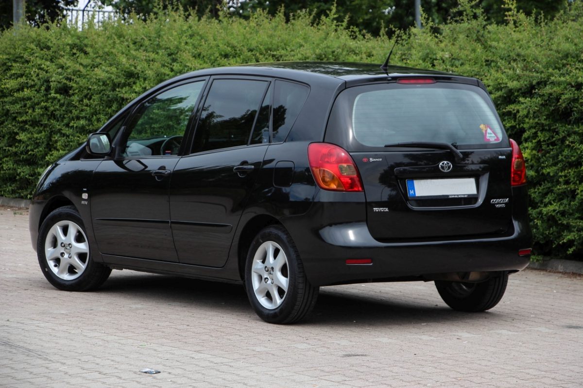 TOYOTA COROLLA VERSO