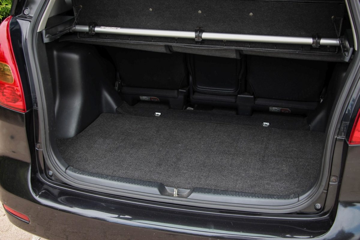TOYOTA COROLLA VERSO