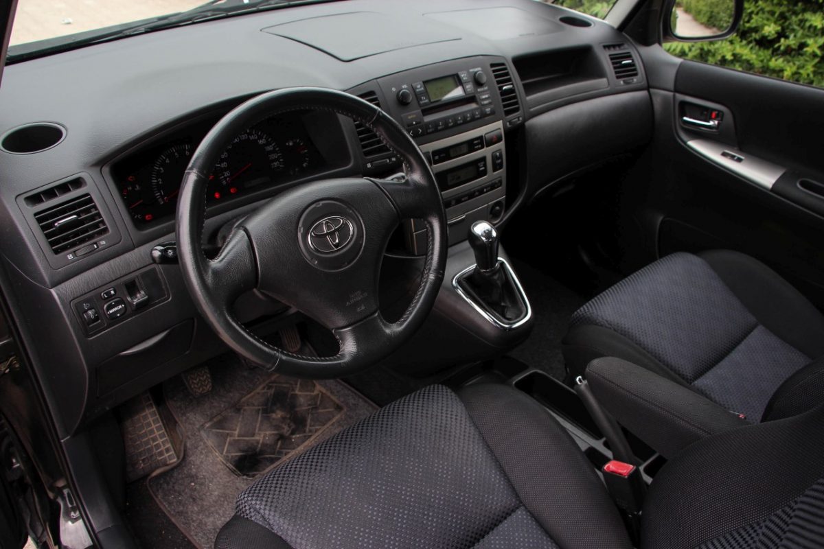 TOYOTA COROLLA VERSO