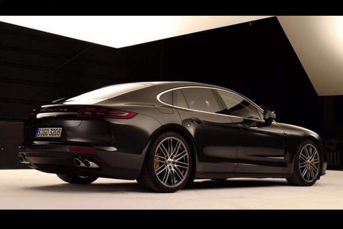 PORSCHE PANAMERA
