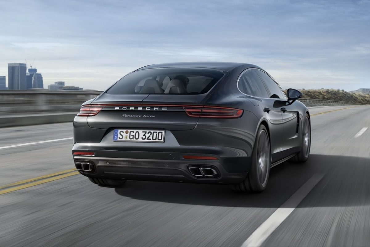 PORSCHE PANAMERA