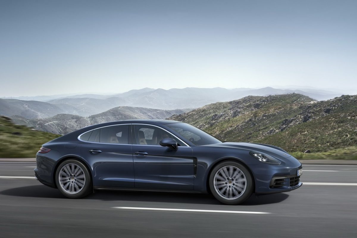 PORSCHE PANAMERA