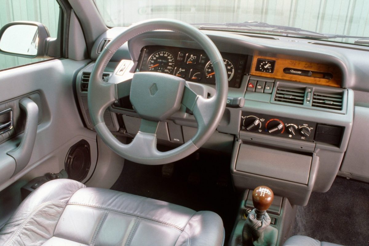 RENAULT CLIO