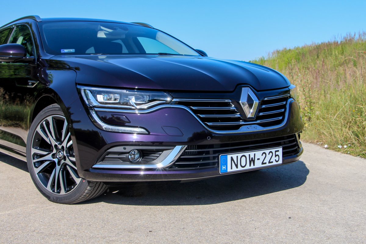 RENAULT