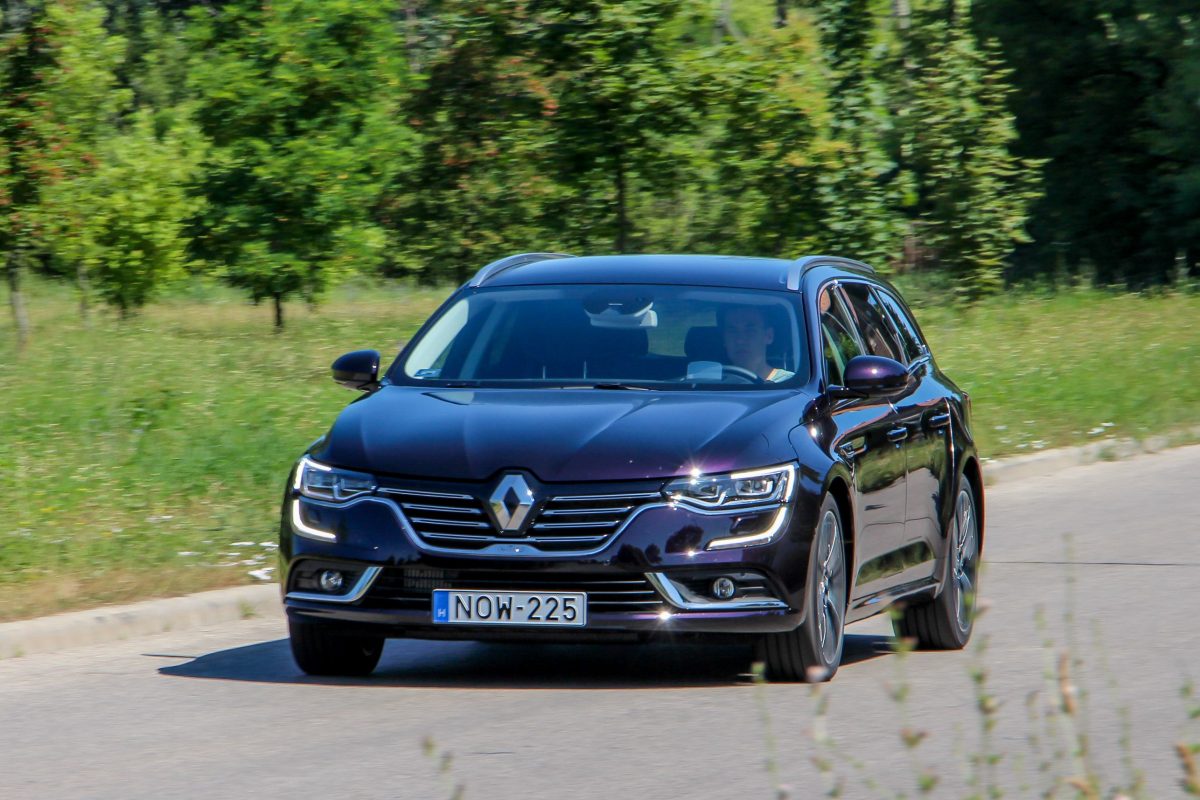 RENAULT
