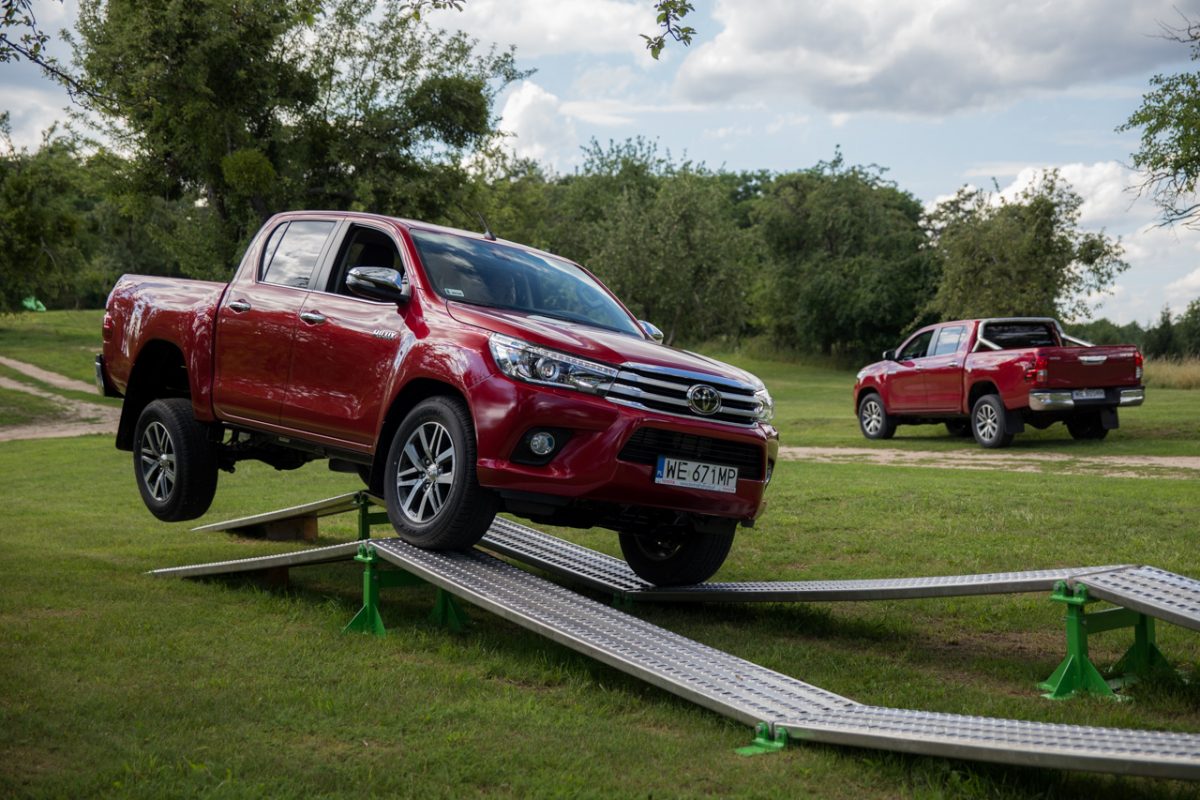 TOYOTA HI LUX