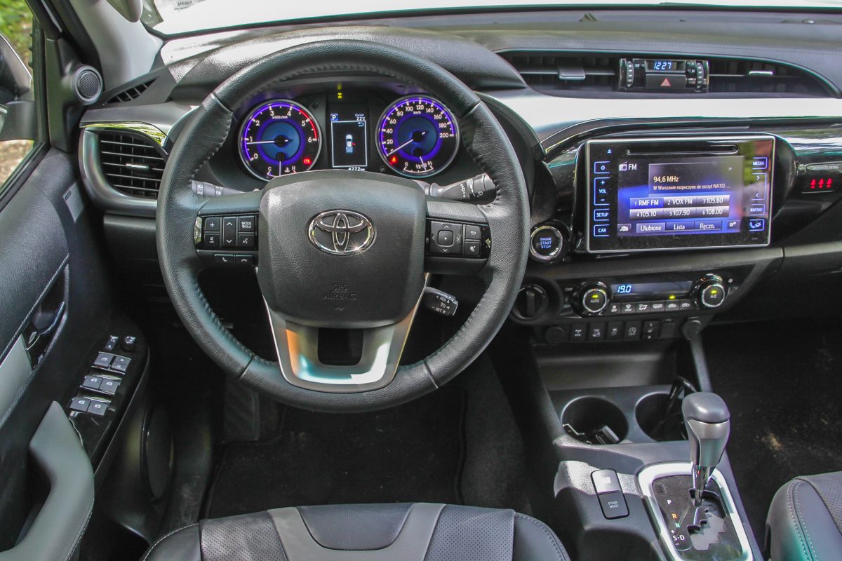 TOYOTA HI LUX