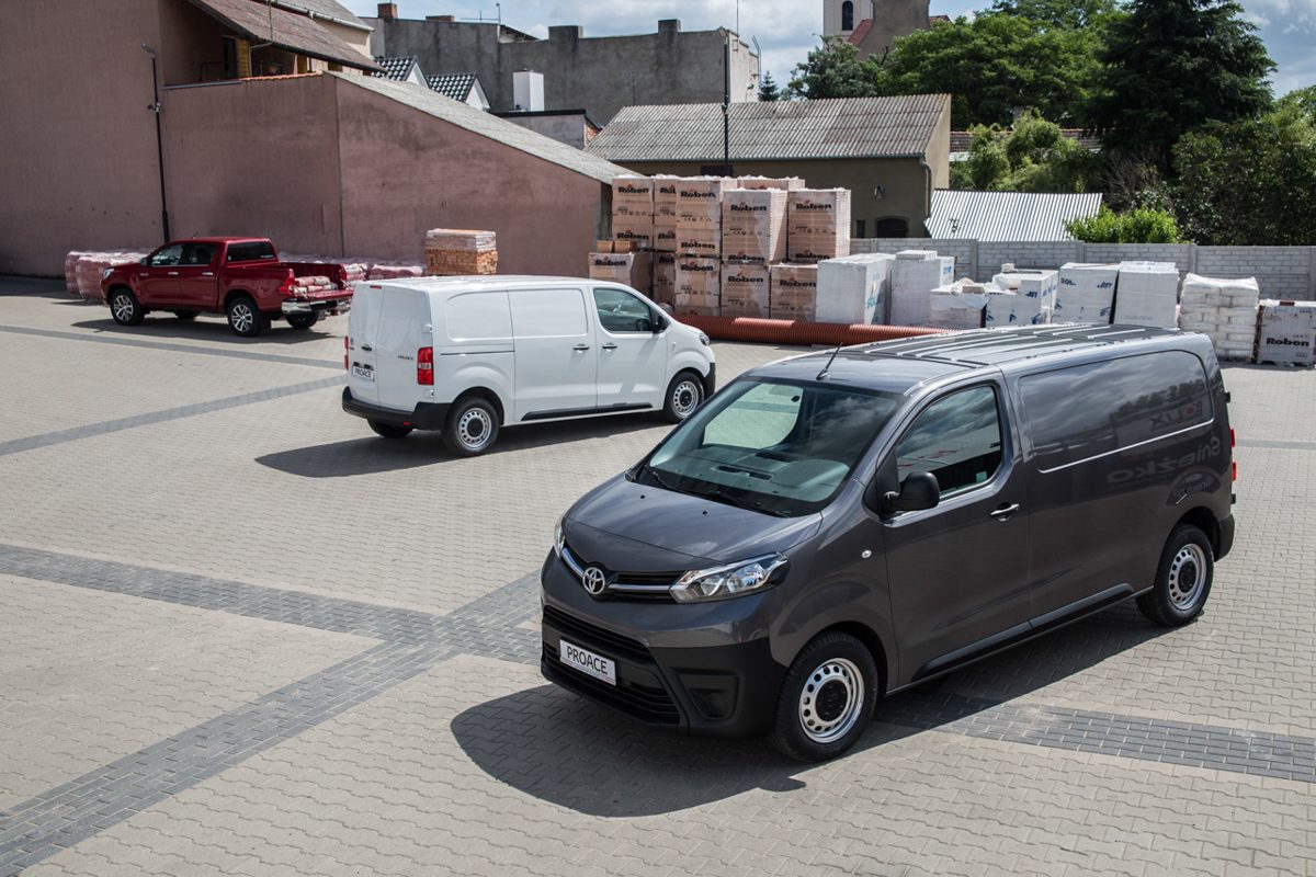 TOYOTA PROACE