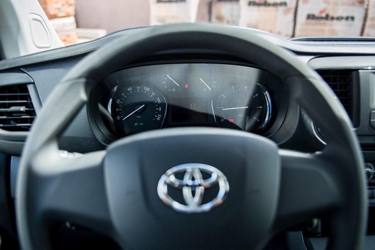 TOYOTA PROACE