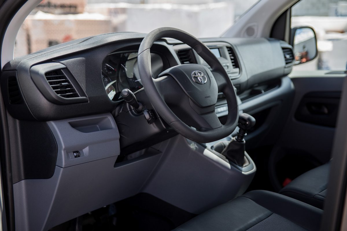TOYOTA PROACE