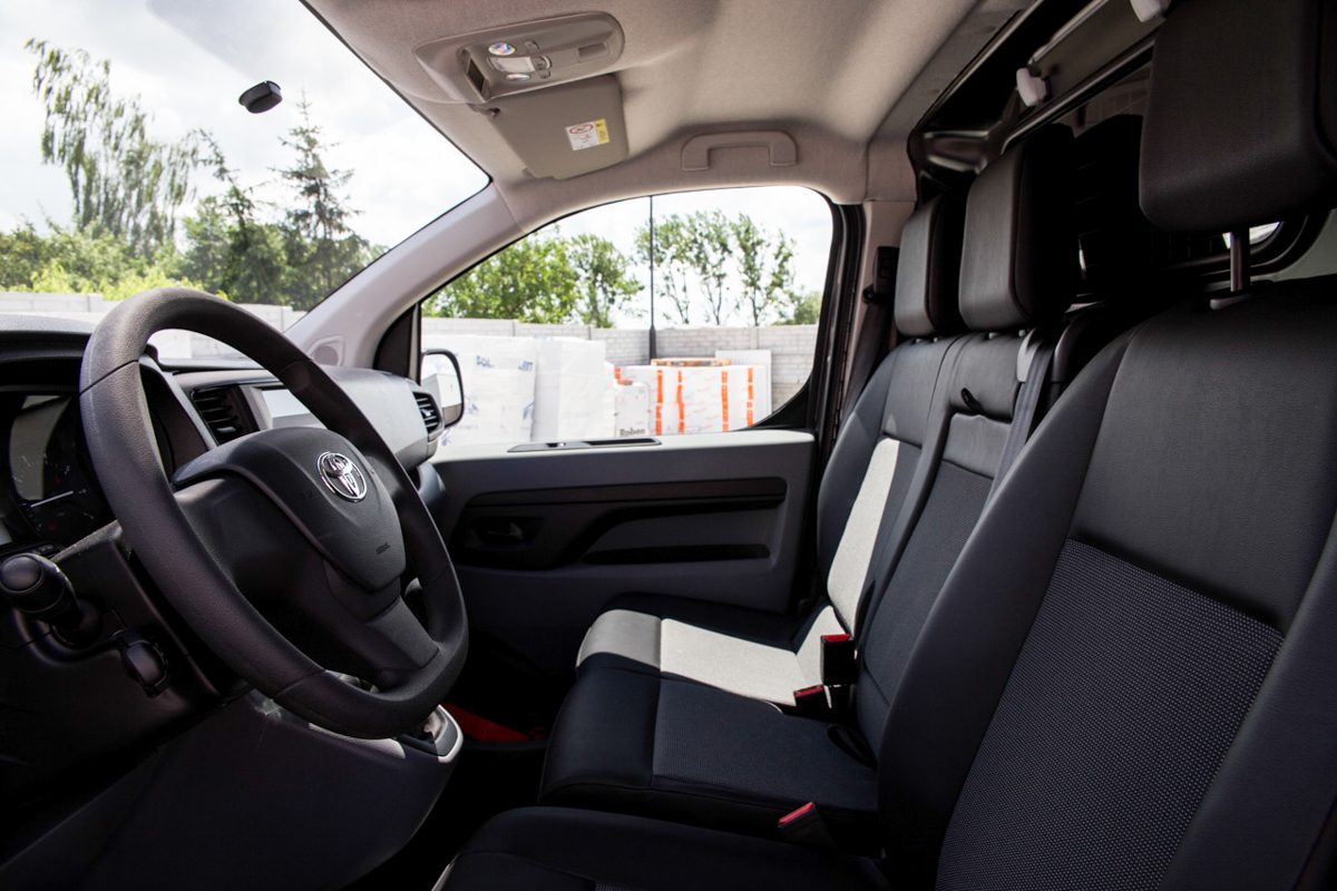TOYOTA PROACE