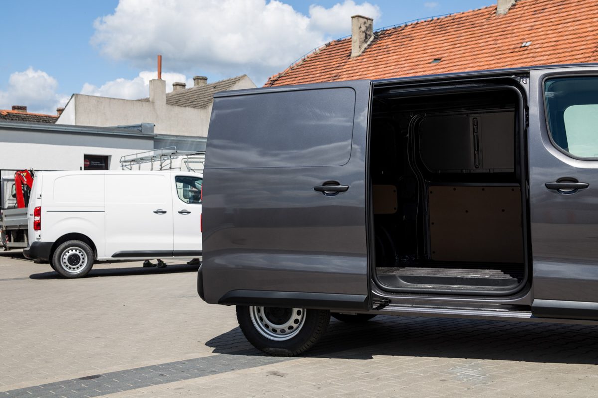 TOYOTA PROACE