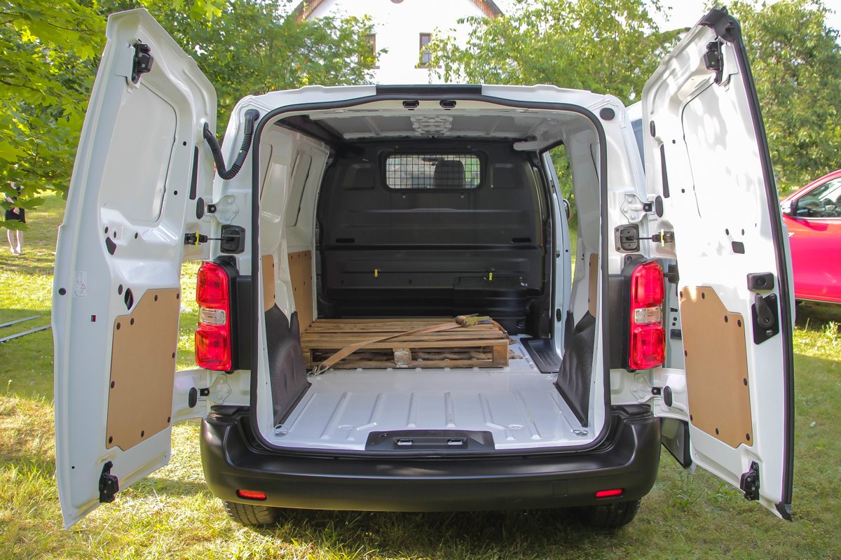 TOYOTA PROACE