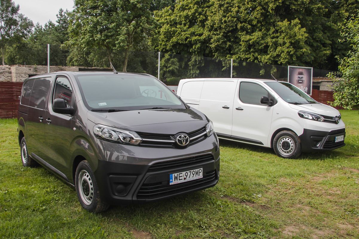 TOYOTA PROACE