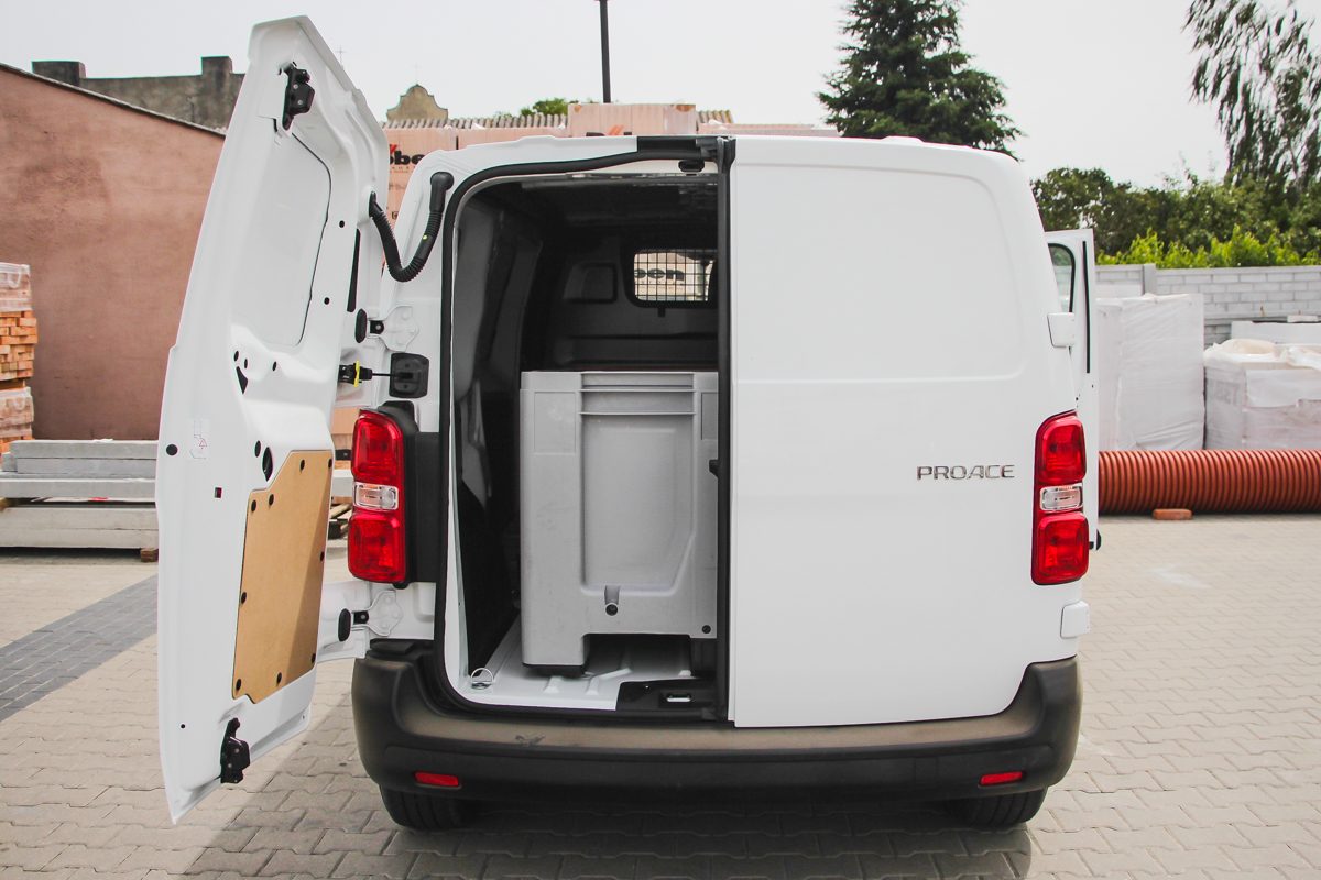 TOYOTA PROACE
