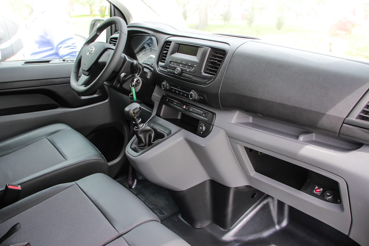 TOYOTA PROACE