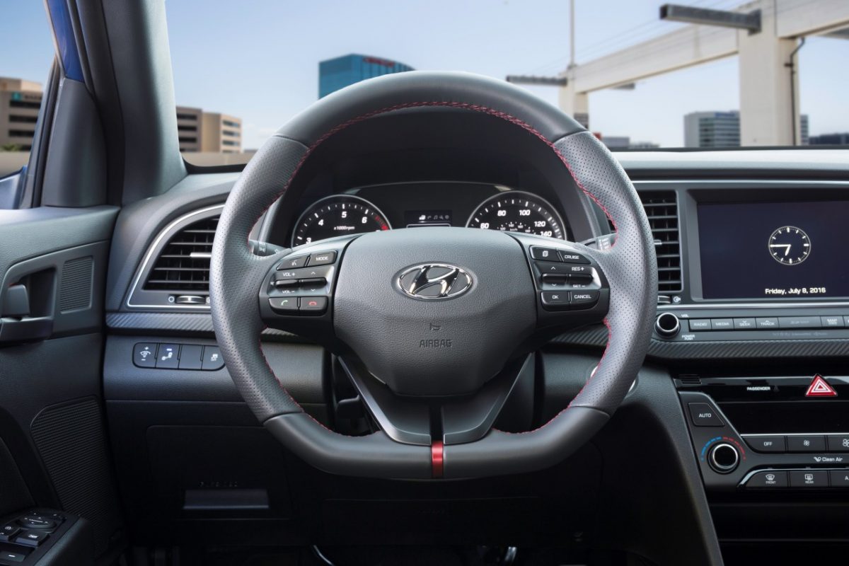 HYUNDAI ELANTRA