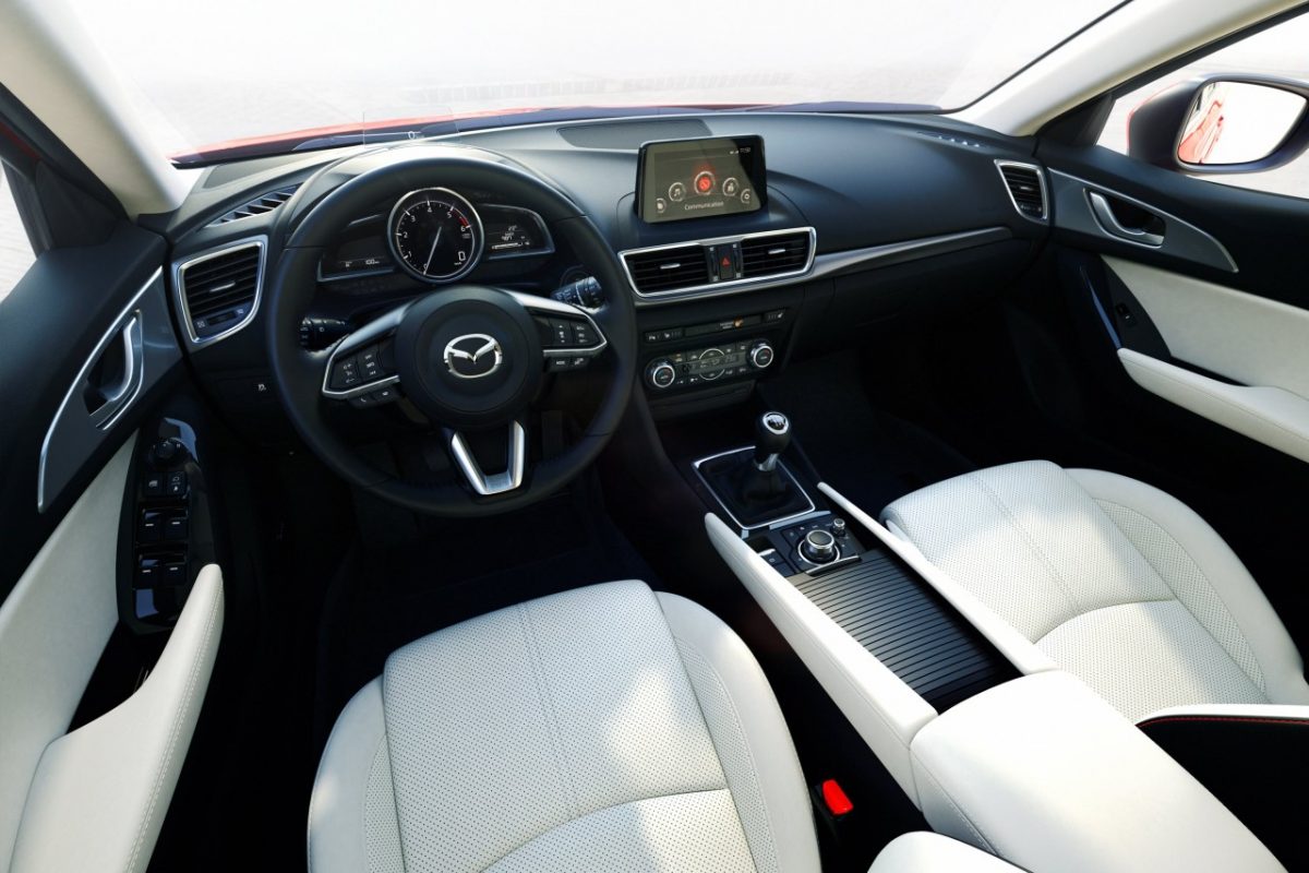 MAZDA 3