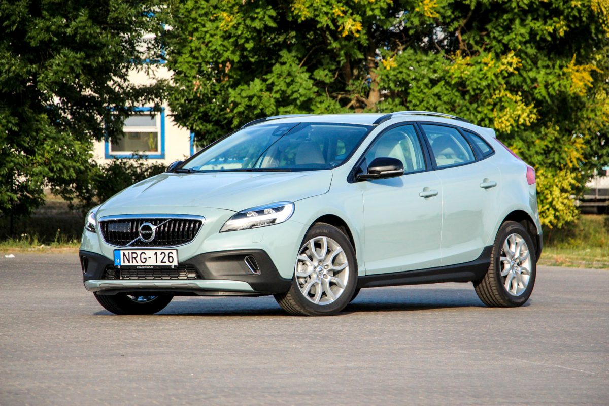 VOLVO V40