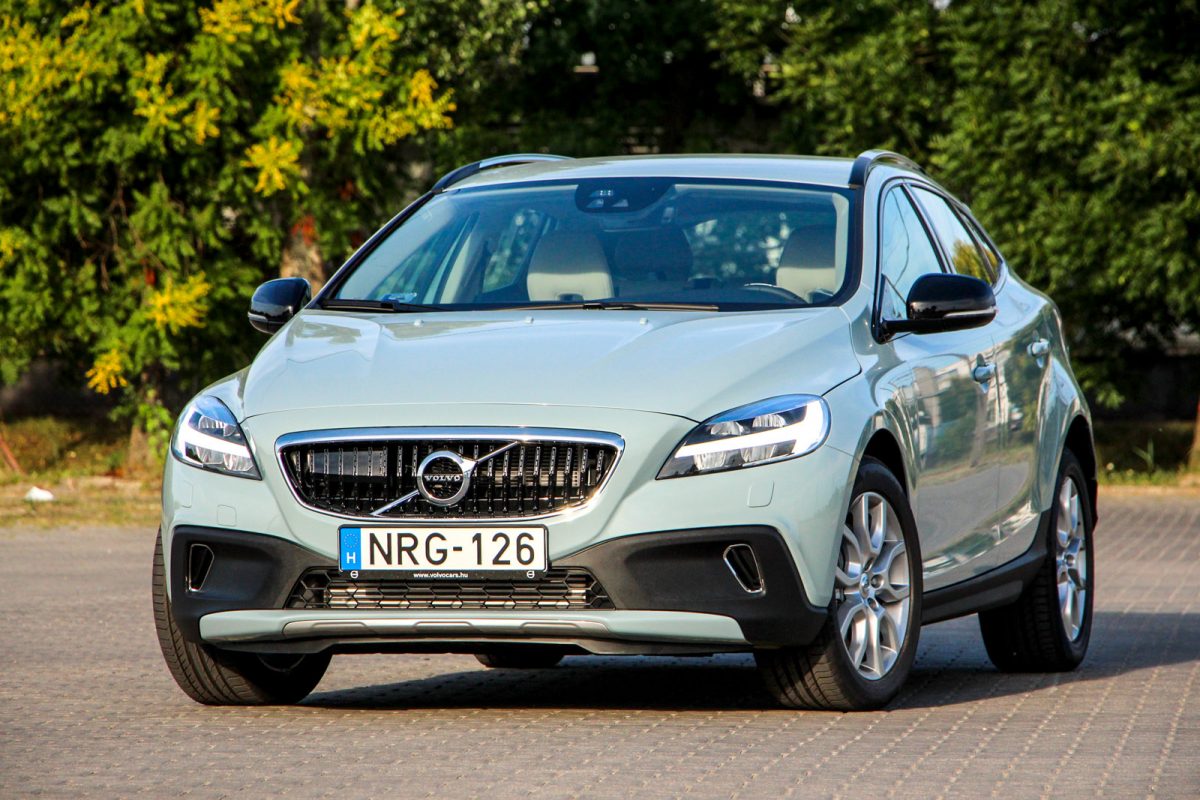 VOLVO V40