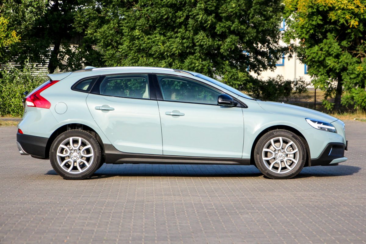 VOLVO V40