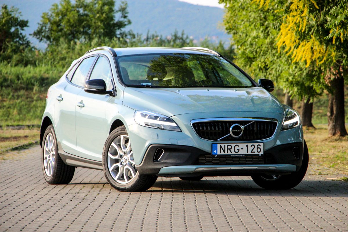 VOLVO V40