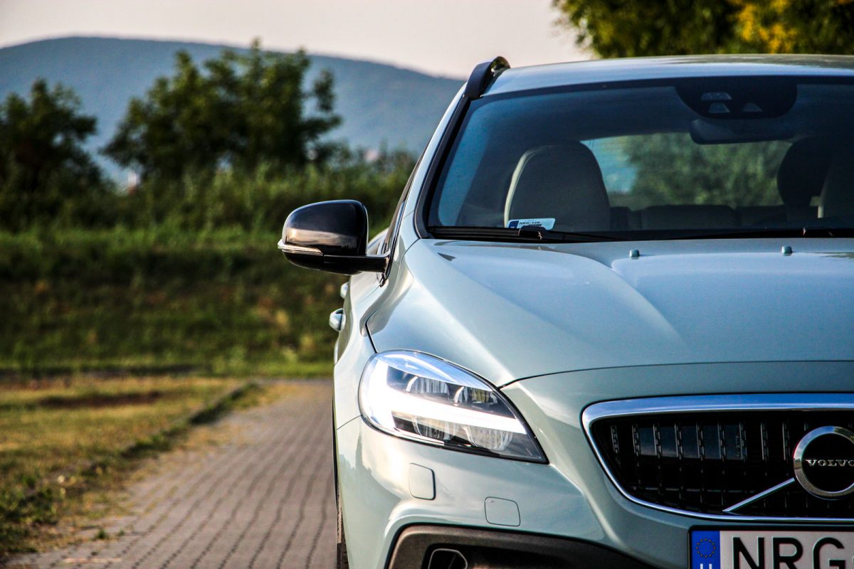 VOLVO V40