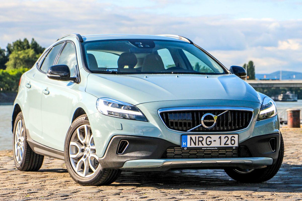 VOLVO V40