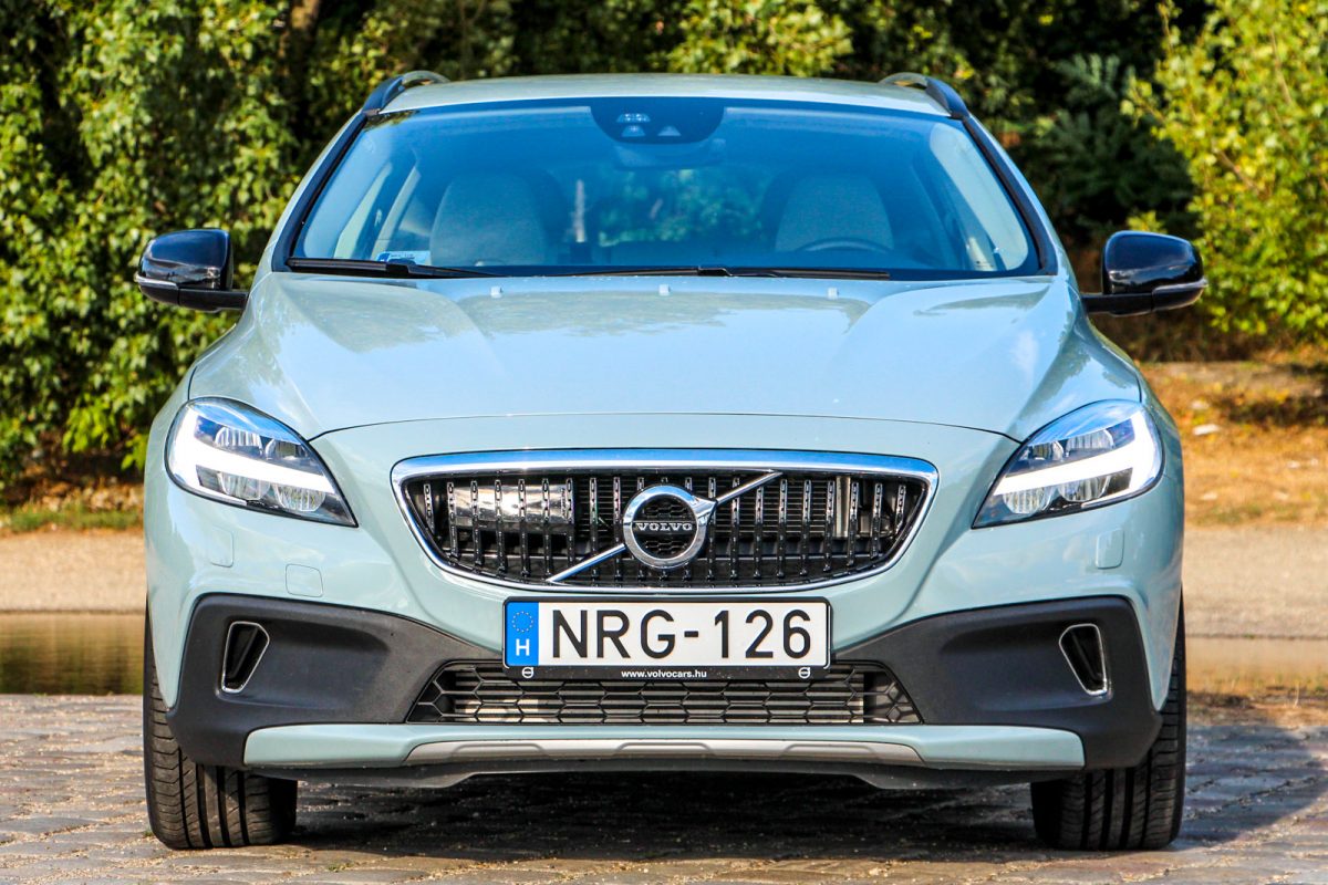VOLVO V40