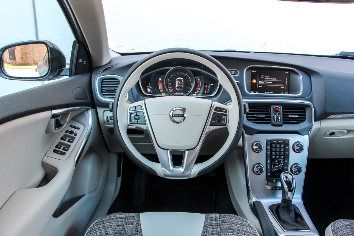 VOLVO V40
