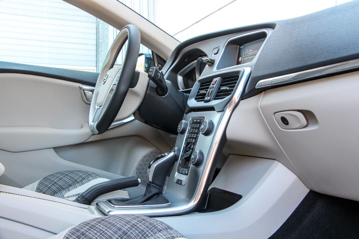 VOLVO V40