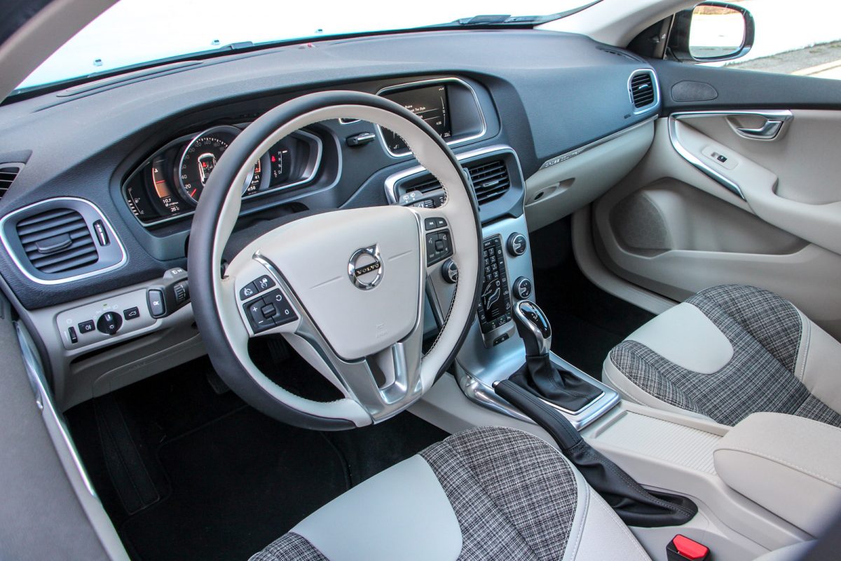VOLVO V40