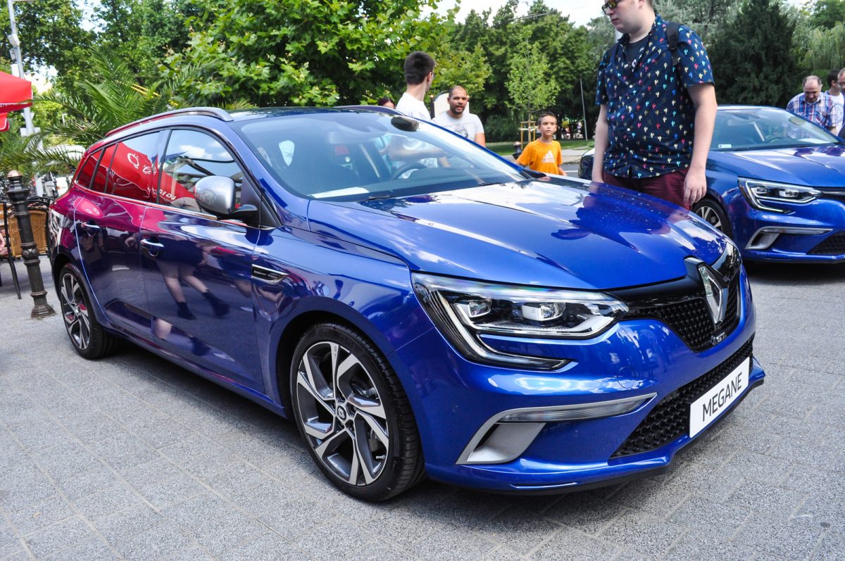 RENAULT