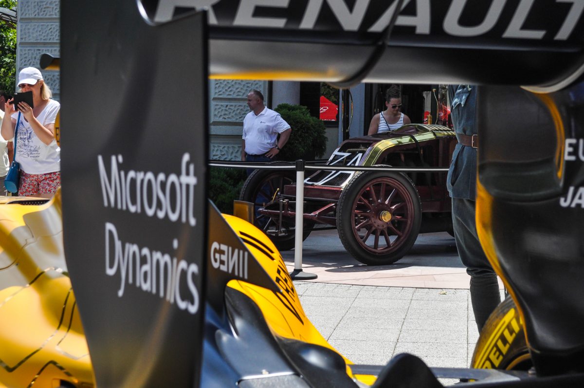 RENAULT