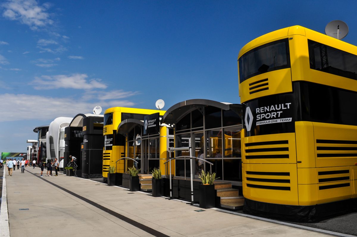 RENAULT