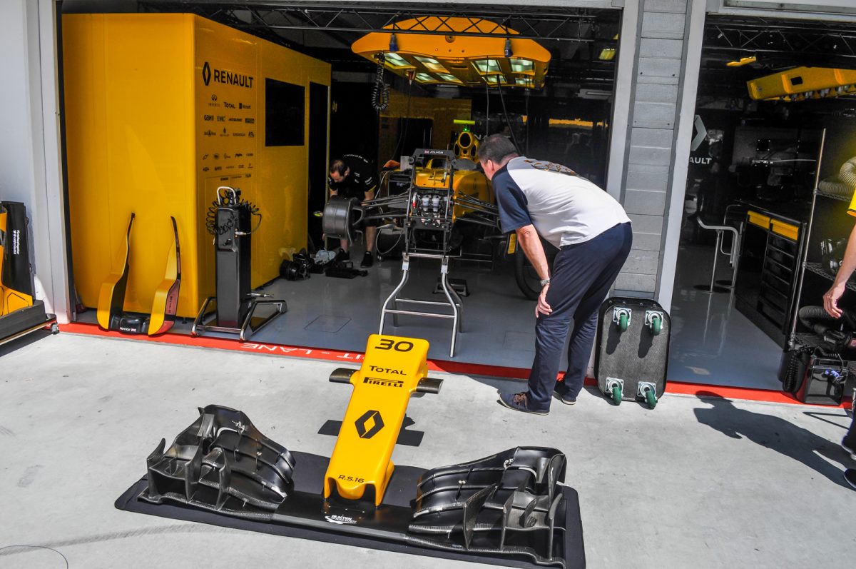 RENAULT