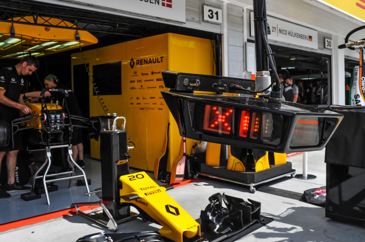 RENAULT