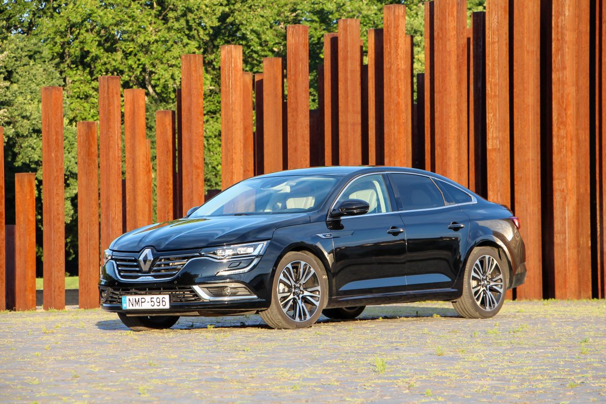 RENAULT