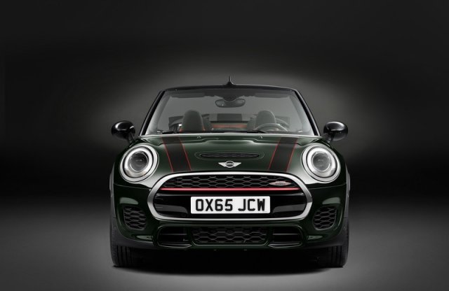 Kabrióként is jön a Mini JCW