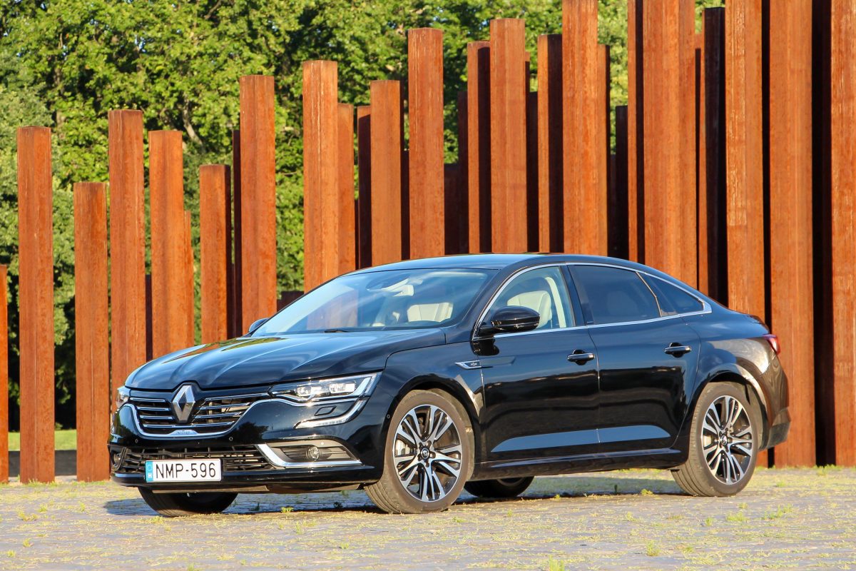 RENAULT