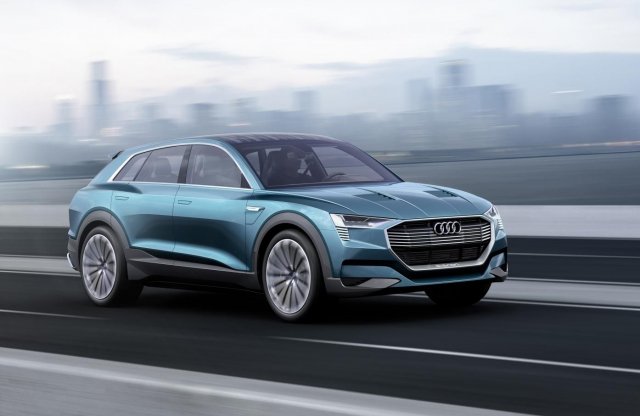Villanyautókra fókuszál az Audi, késik a Q4