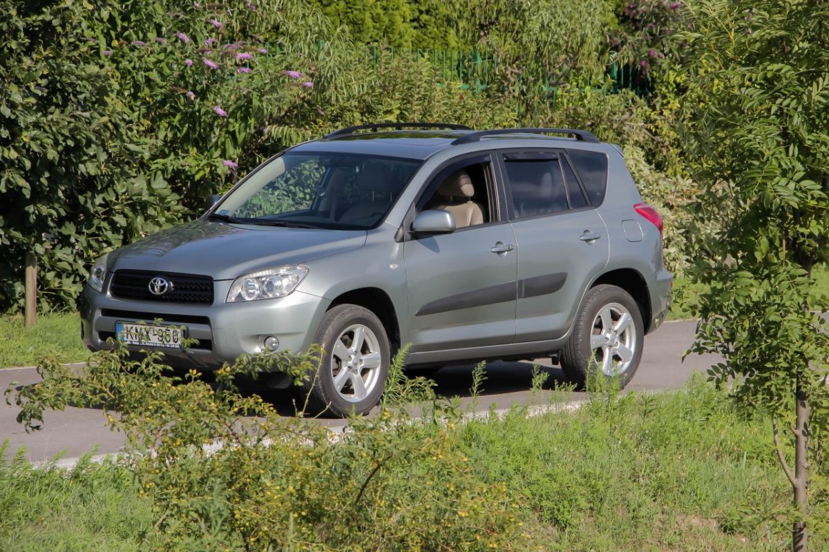 TOYOTA RAV 4