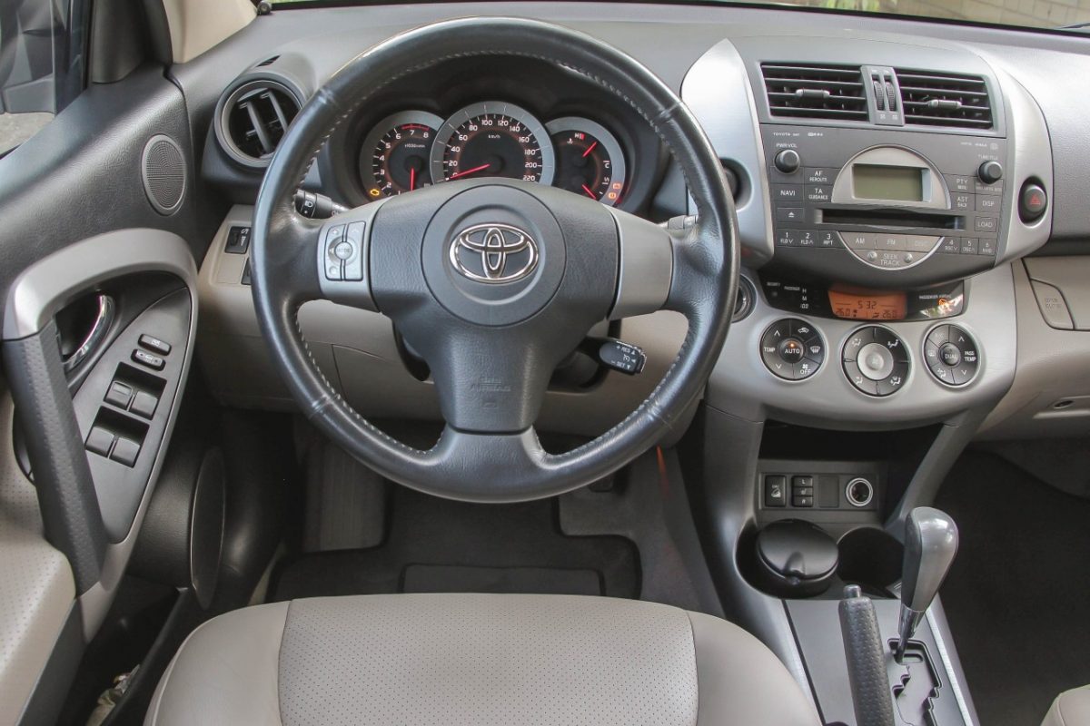 TOYOTA RAV 4