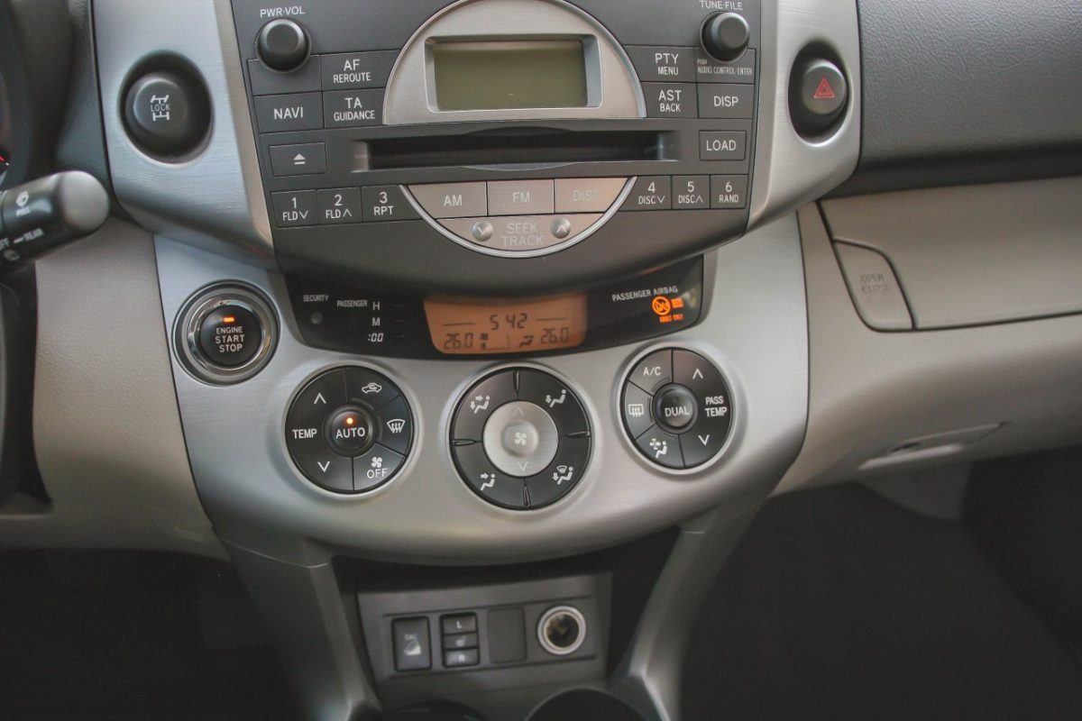 TOYOTA RAV 4