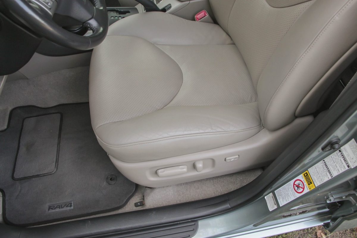 TOYOTA RAV 4