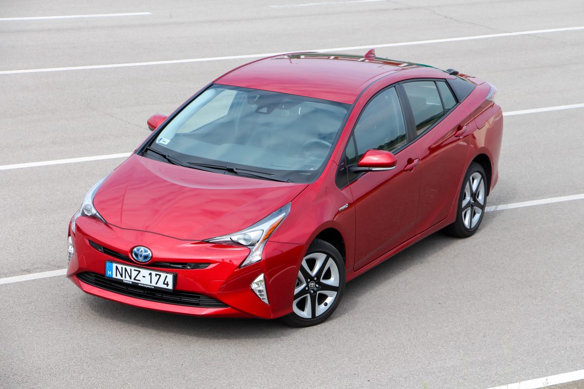 TOYOTA PRIUS
