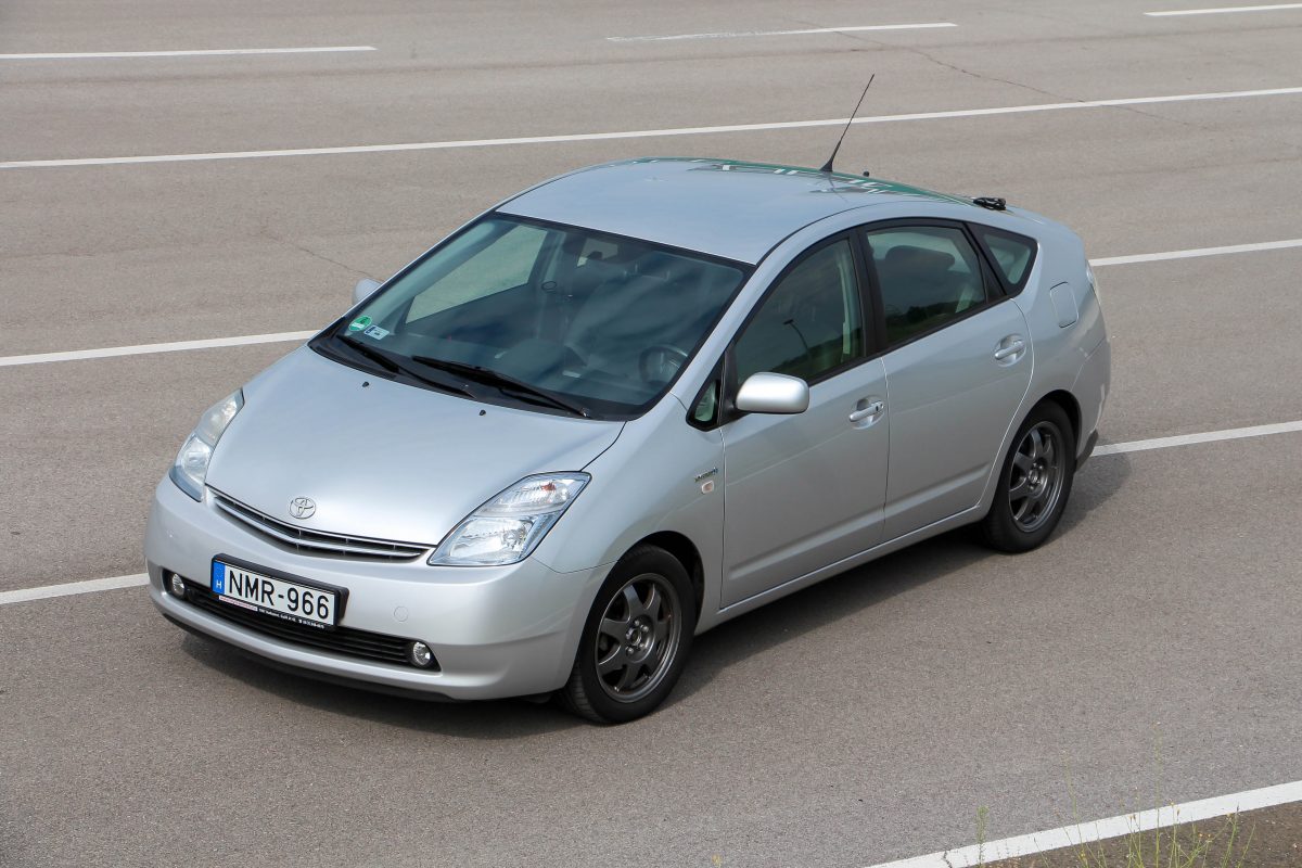 TOYOTA PRIUS