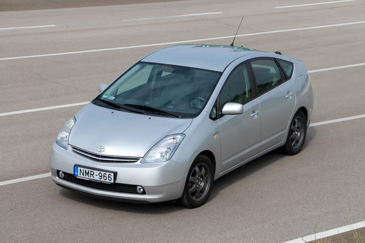 TOYOTA PRIUS